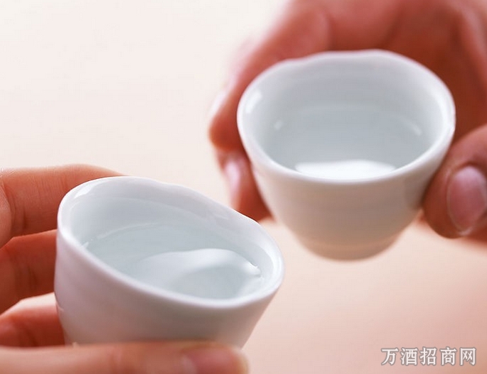 白酒比保健酒更加有保健作用的酒