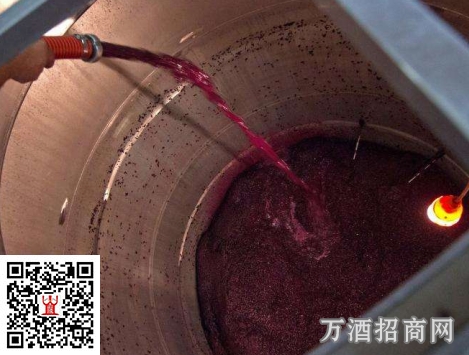 白酒是液体 却为什么源自“固态发酵”？