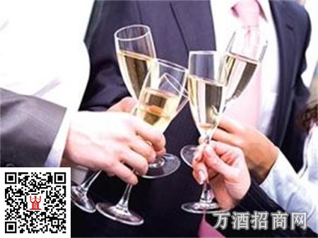 你知道喝酒太快、太饱、太冰会发生什么吗？