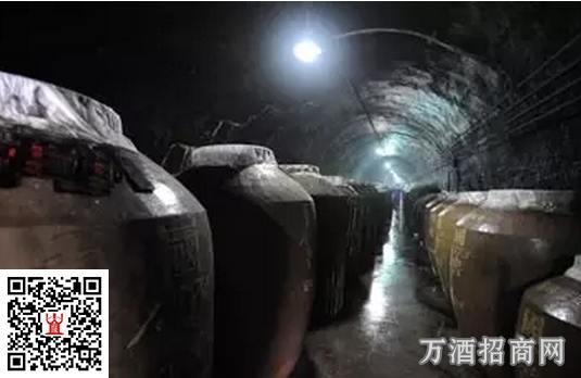 漫谈白酒老熟与溶洞洞藏