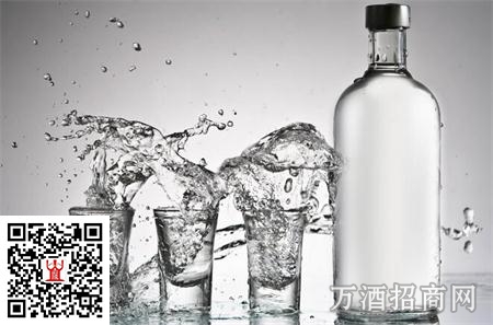 解析：为何啤酒瓶大部分都是墨绿色的