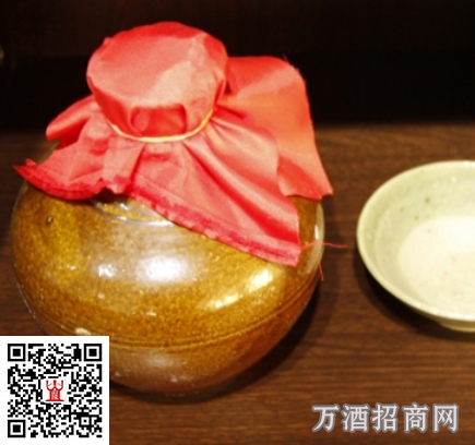 哈尼族焖锅酒